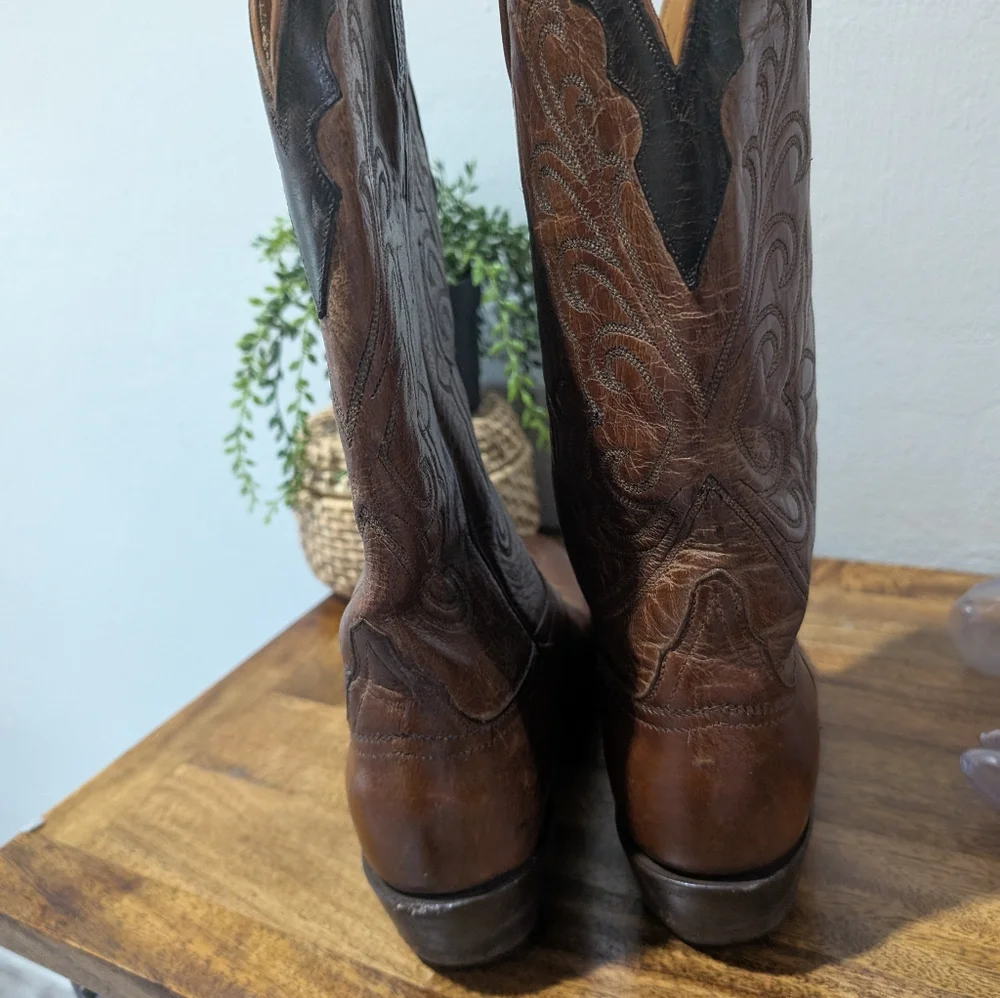Lucchese stylish brown